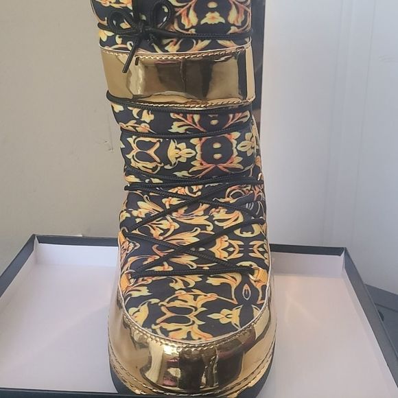 Baroque Print, Snow Boots - Picture 3 of 5